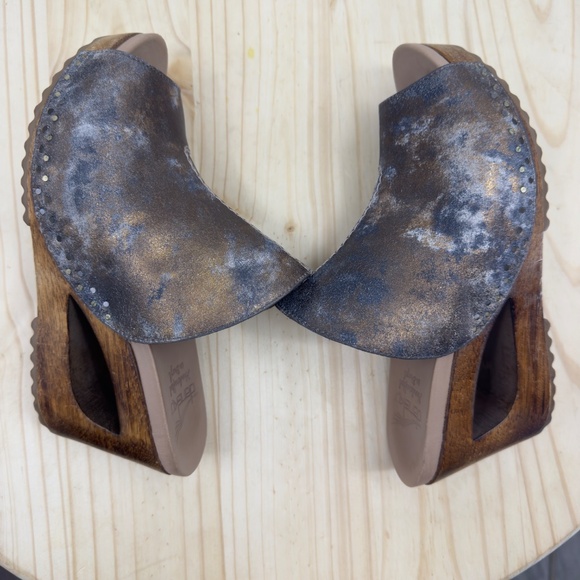 Dansko Brown and Tan Wedge Sandals - Picture 6 of 14